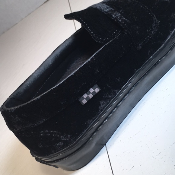 NWT Vans Skste Style 53 Classic Slip-Ons in Black Velvet Women’s 6.5 - Picture 6 of 10